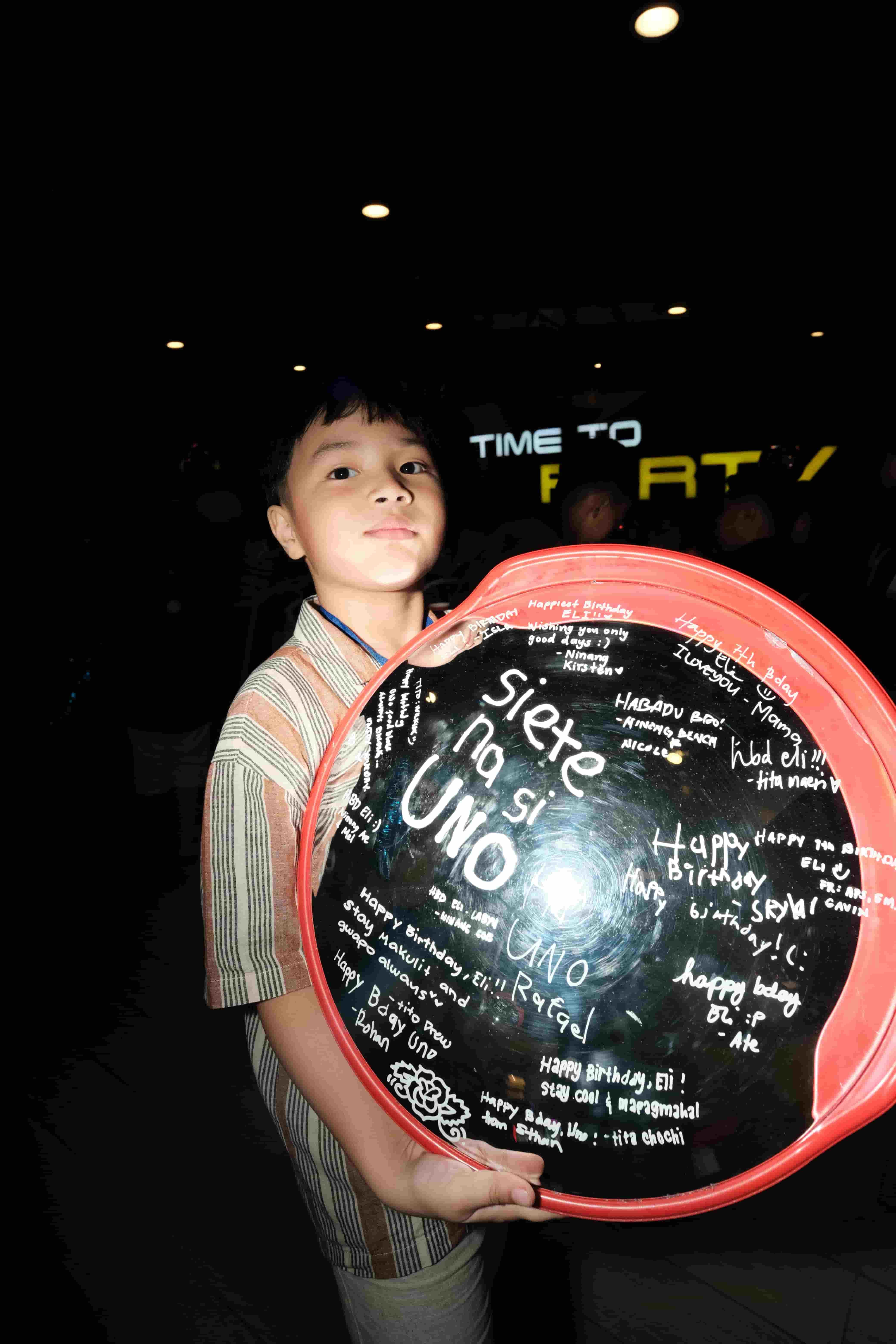 retro party signing board